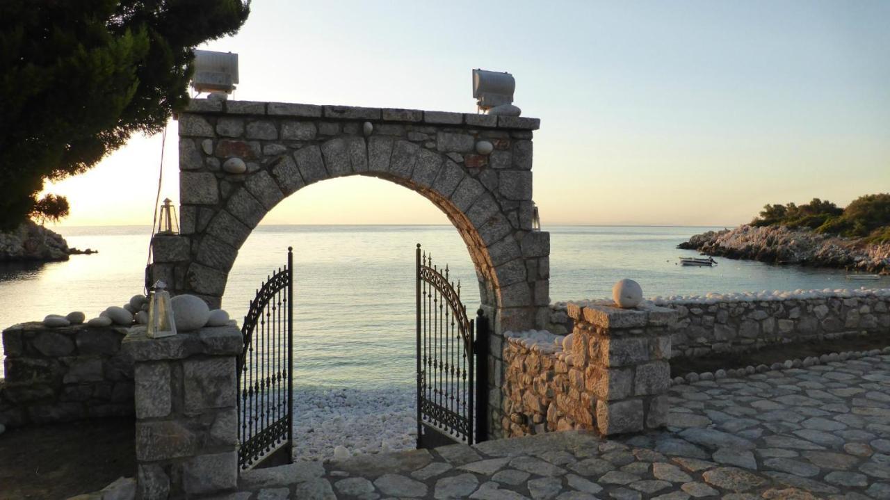 Lalloudes Seaside Accommodation Exo Nimfion Exterior photo